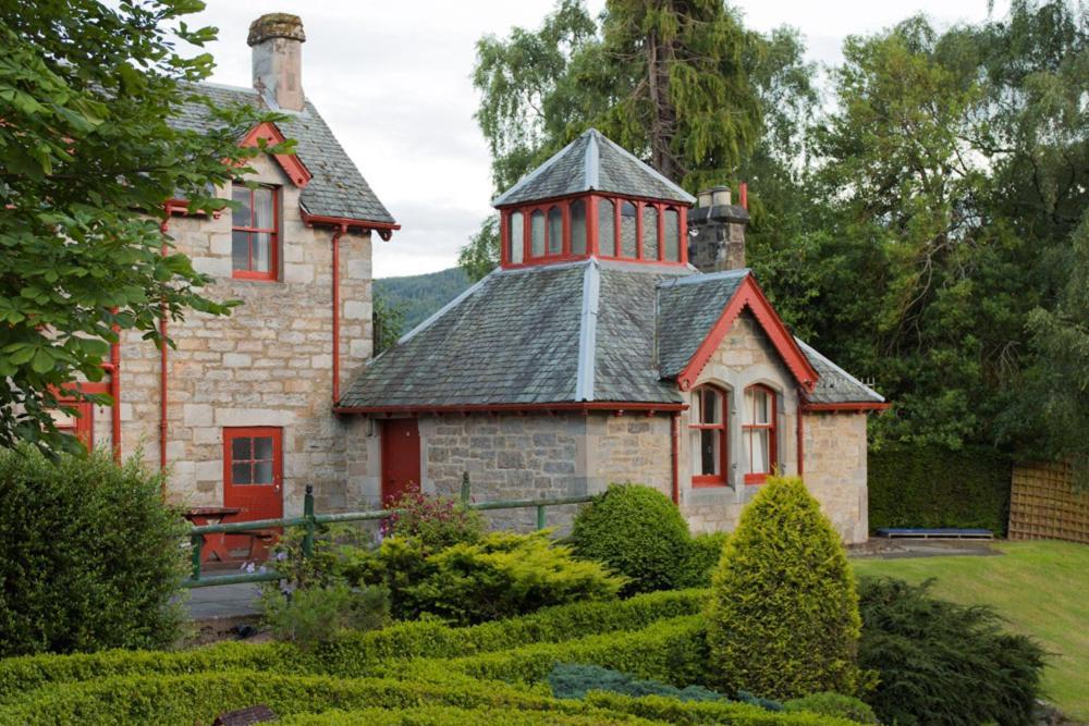 Pitlochry Dundarach Hotel Exterior photo